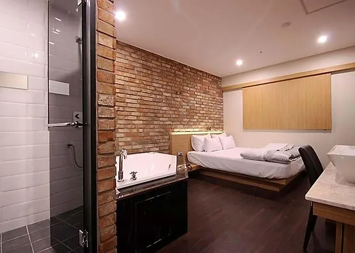 Nampo Comma Hotel