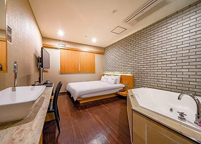 Nampo Comma Hotel